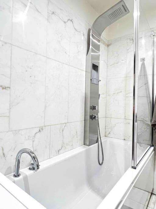 The Boutique Houses - Downtown - Close To Bocconi University Milan Luaran gambar